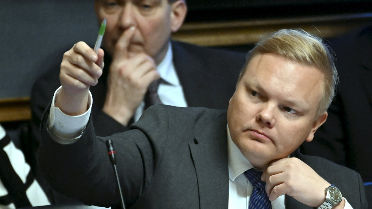 Kurvisen mukaan esitykseen tarvitaan isoja muutoksia. LEHTIKUVA / MARKKU ULANDER.