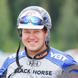 Antti Ojanperä toivoi kuninkuuskisaan tähtäävän Herra Heinämiehen pääsevän juoksemaan Suurmestaruudessa täysiä.