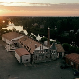 Kyrön tislaamo on perustettu vanhaan Isonkyrön osuusmeijeriin. Samasta rakennuksessa kehitettiin aikoinaan Oltermanni-juusto.