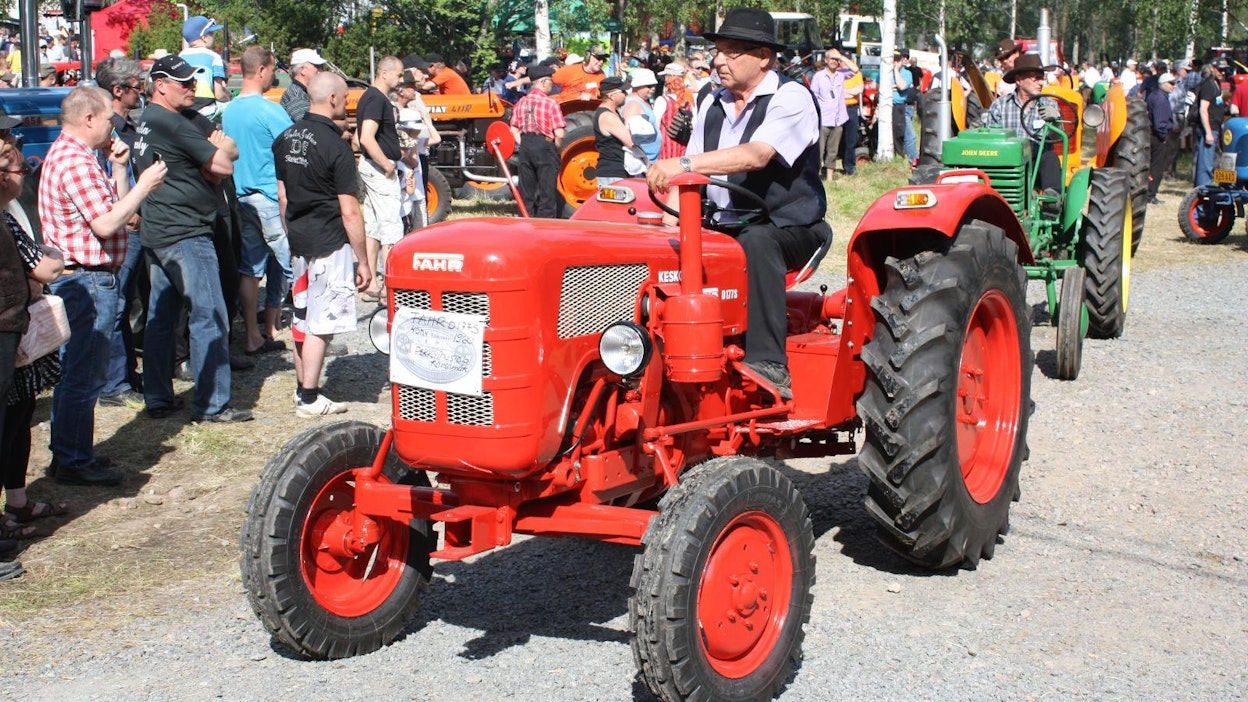 Fahr D177S -traktoria valmistettiin vuosina 1958–61 Gottmadingenissa, Baden-Württembergissa, Länsi-Saksassa.