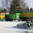 Joskinilta Ryskypäivillä oli esillä kippivaunu, kuivalantavaunu vaakapurkukeloilla ja määränsäätöautomatiikalla, sekä Drakkar-mattopurkuvaunu. Haka Center toimii yhtenä Joskin-koneiden maahantuojana E-P:n Kone ja Tarvike Ky:n ja Loimitraktori Oy:n kanssa. Haka Center on aloittanut tammikuussa myös Pronar-maatalouskoneiden maahantuojana. Serco-kiinteistönhoitotyökoneet ovat Haka Centerillä paikallisessa edustuksessa.