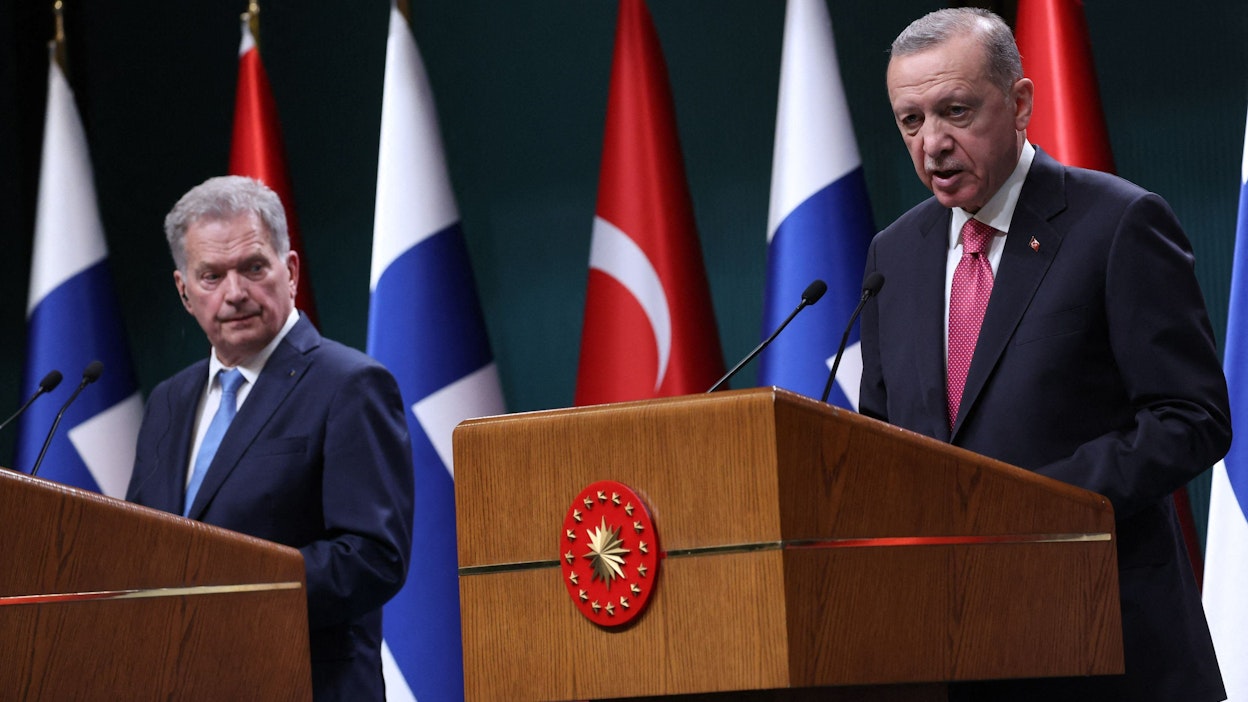 Suomen presidentti Sauli Niinistö ja Turkin presidentti Recep Tayyip Erdogan tapasivat perjantaina Turkissa. LEHTIKUVA/AFP. 