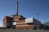 Aiempi aikataulu oli, että säännöllinen sähköntuotanto Olkiluodon ydinvoimalan kolmosyksikössä alkaisi maanantaina. Lehtikuva / Roni Lehti. 