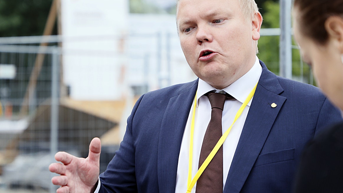 Maa- ja metsätalousministeri Antti Kurvinen katsoo EU:n ympäristövaliokunnan suhtautumisen metsäenergiaan olevan jyrkässä ristiriidassa muiden keskeisten EU:n energiatavoitteiden kanssa.