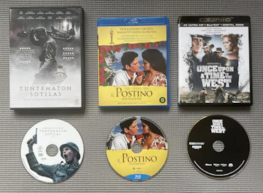 Tuntematon sotilas DVD:nä, Posteljooni Blu-rayna ja Huuliharppukostaja 4K UHD -levynä kuvaavat elokuvien kotikatselun pitkää kehityskaarta kohti yhä tarkempaa kuvanlaatua.