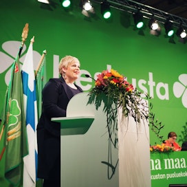 ”Viljelijän puolta pitämällä me pidämme huolta koko Suomesta”, Annika Saarikko sanoi lauantaina poliittisessa katsauksessaan.
