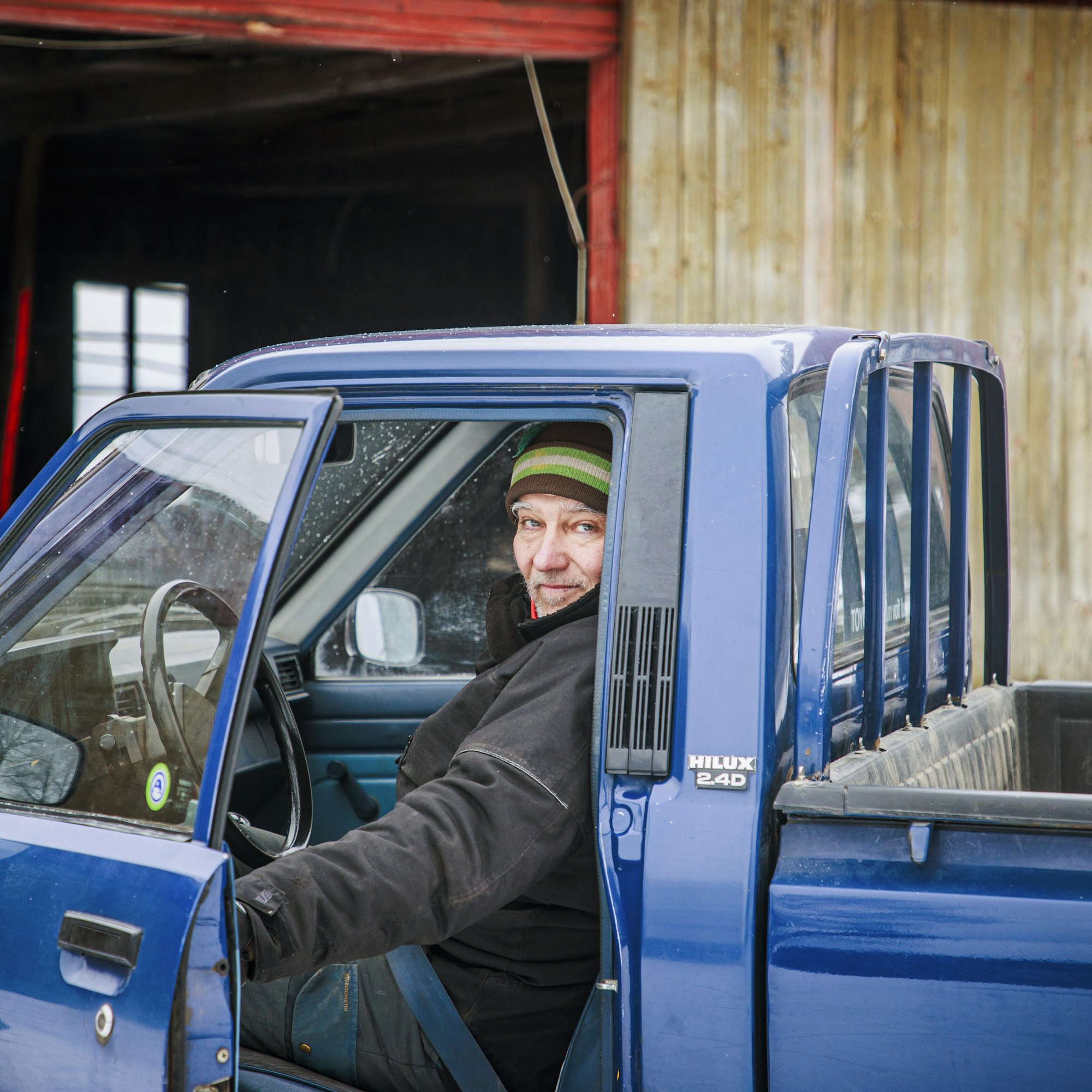Pasi Laurisen uskollinen metsäauto on samalta vuodelta kuin Tšernobylin räjähdys, Kekkosen kuolema ja Dingon hajoaminen.