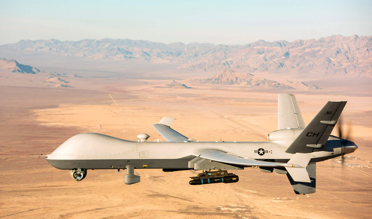 Yhdysvallat kertoi eilen kuvassa olevan kaltaisen, miehittämättömän MQ–9 Reaper -koneensa syöksyneen mereen, kun venäläinen Suhoi Su-27 -hävittäjä törmäsi siihen. LEHTIKUVA / AFP.