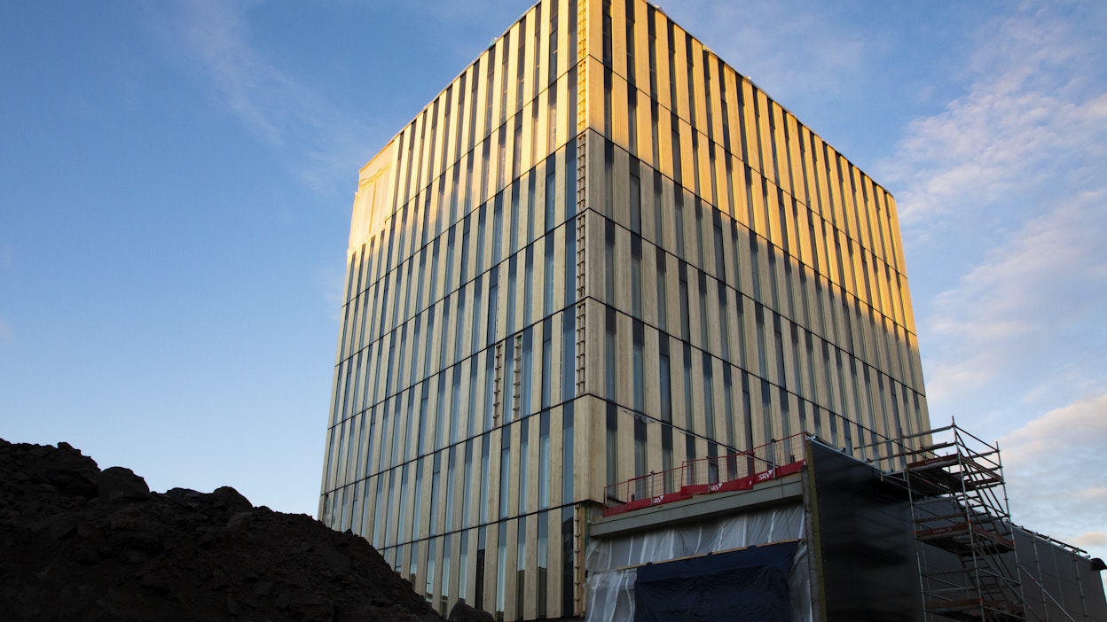 Wood City -puukortteliin noussut kahdeksankerroksinen komistus on tällä hetkellä Suomen suurin puinen toimistotalo.