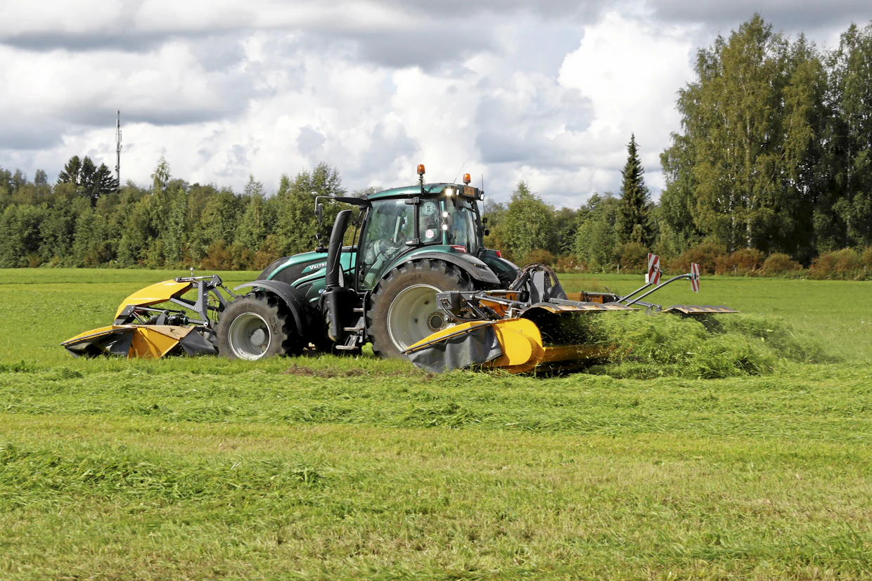 Elho Viper vielä prototyyppiversiona Ollikkalassa Kannuksessa työnäytöksessä.