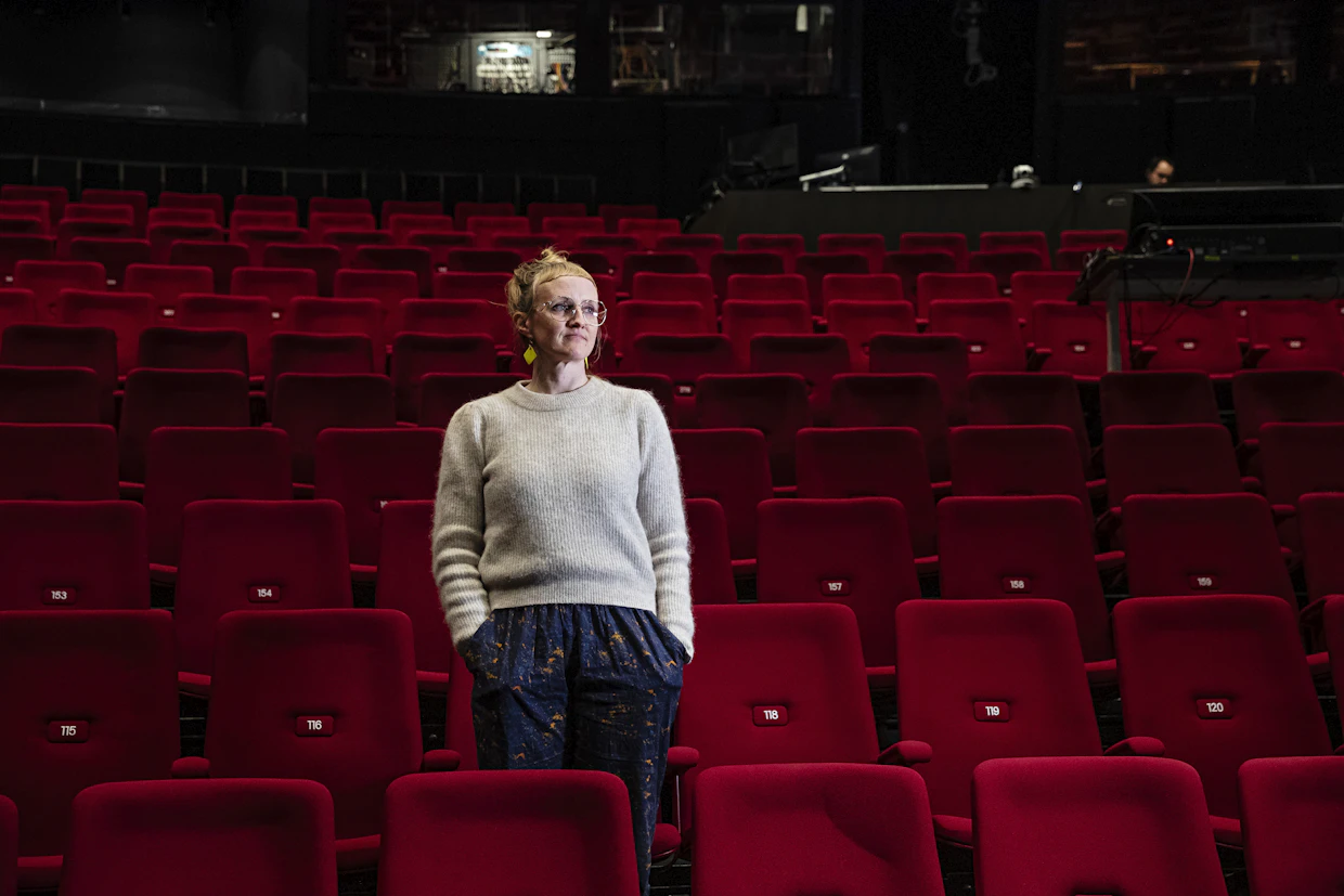 Oulun teatteri järjestää tänä keväänä lasten ja nuorten teatterifestivaalin omalla rahalla. Vastaavaa taloudellista riskiä ei pystytä ottamaan tulevina vuosina, taiteellinen johtaja Alma Lehmuskallio sanoo.