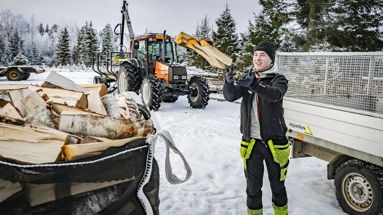 20-vuotias kauppatieteitä opiskeleva Juho Karhunen aloitti klapien kauppaamisen alun perin 4H-yrittäjyyden kautta.