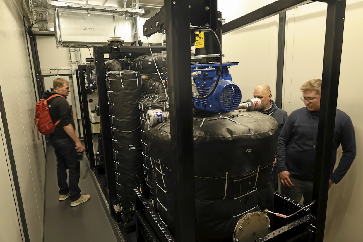 Konttiin toteutettavien laitoksien komponentteja ei suojata, jolloin laitteiston rakenteet ovat selkeästi esillä.