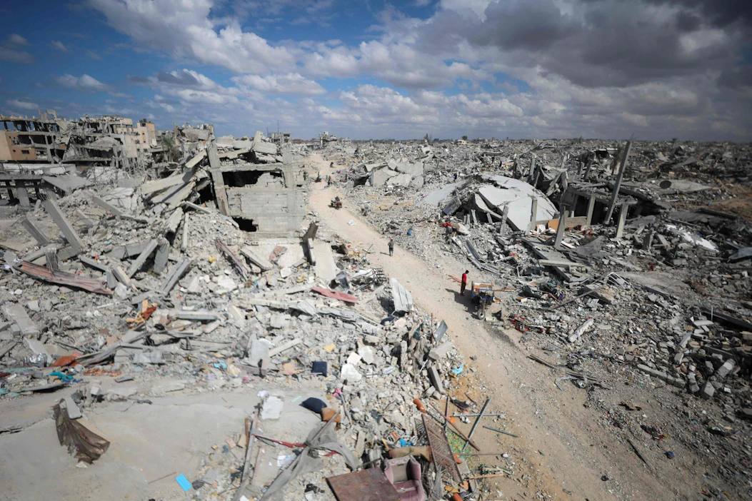 Kahden viime vuoden aikana Israel teki lähes taukoamatta mittavia iskuja Gazan kaistalle. Iskut surmasivat kymmeniätuhansia ihmisiä ja jättivät valtaosan Gazasta raunioiksi.