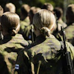 Kaartin jääkärirykmentin alokkaat sotilasvalatilaisuudessa Keravalla elokuussa 2024. RONI REKOMAA / LEHTIKUVA.