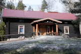 MTK:n Säätiön omistaman Kettulan tilan pääpirtti rakennettiin vuonna 1947. Kuva on vuodelta 2017.