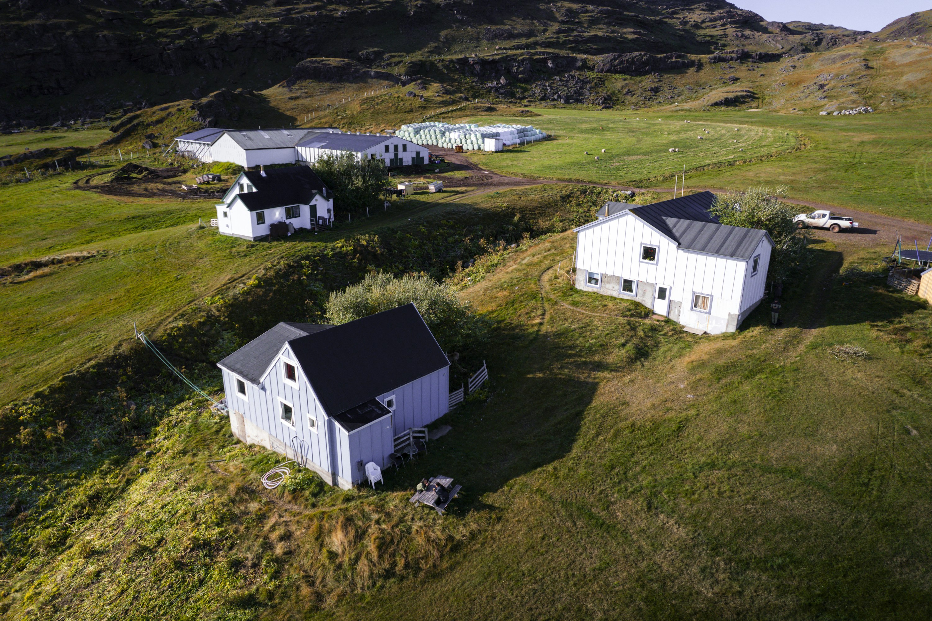 Lammastila on Frederiksenin miehen Carlin sukutila. Tilan perusti miehen isoisä vuonna 1924.