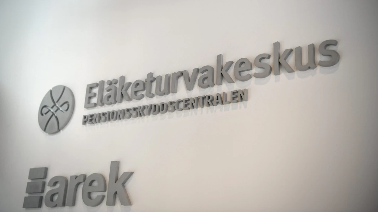 Eläketurvakeskus kertoo, että eläkeiän nousu on lisännyt huomattavasti eläkeiän kynnyksellä olevien työllisyyttä.