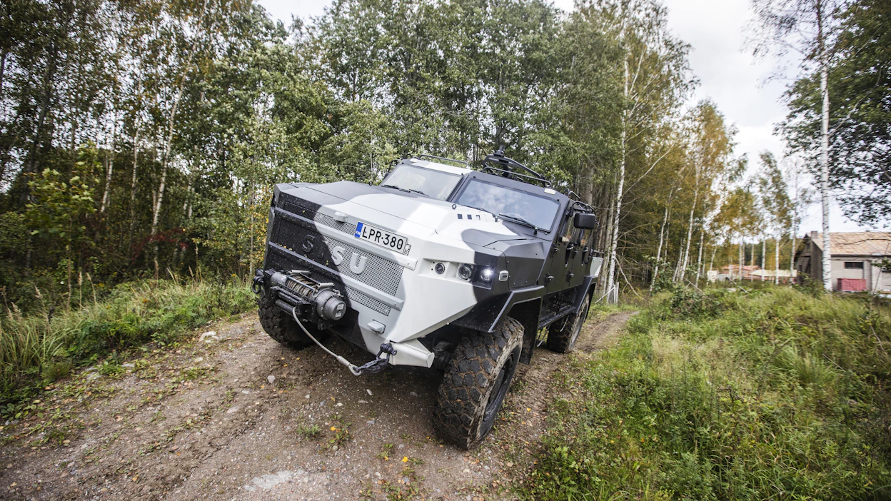 Perinteikkäästä kuorma-autovalmistajasta Sisusta on tulossa yhä selvemmin sotilasmaastoajoneuvojen valmistaja. GTP-maastoautoa tehdään nyt sarjatuotantona.