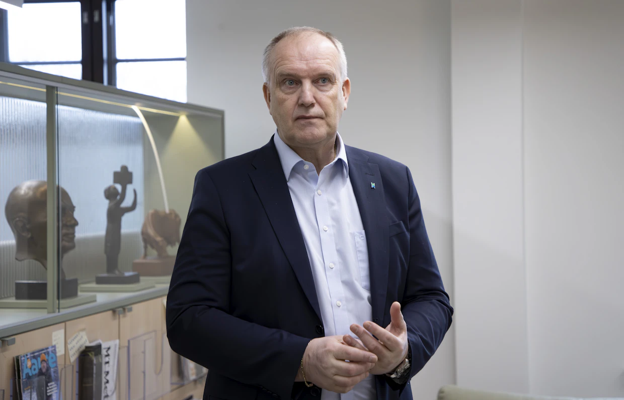 Juha S. Niemelä harmittelee ennallistamisesityksen keskeneräisyyttä.
