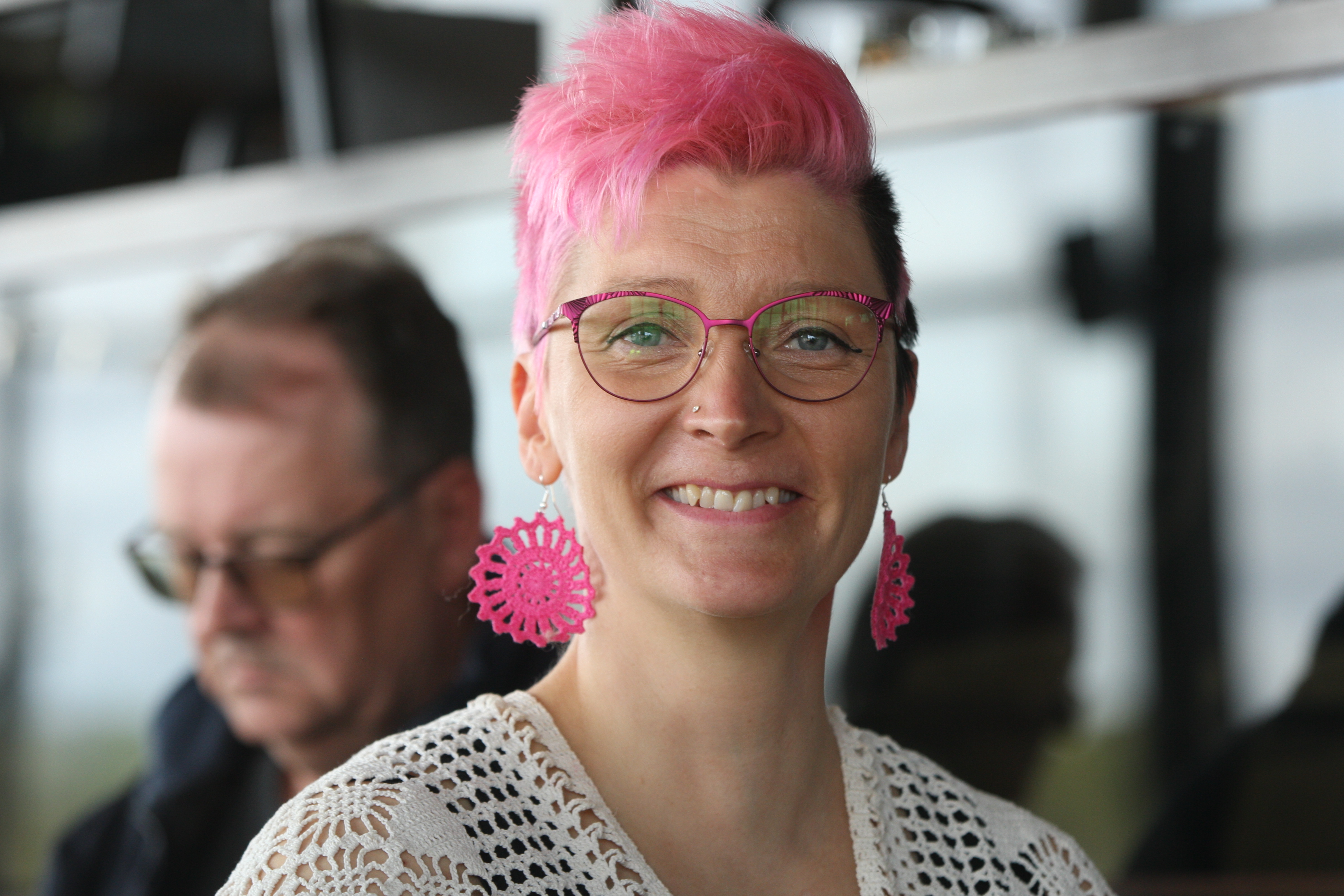 Vähenevät ravipäivät ovat yksi itäisen Suomen suurimpia huolenaiheita ravipolitiikassa. Tämä johti siihen, että alueen edustaja Tiina Kuosmanen ei saanut tukea hallituksessa jatkamiseen.