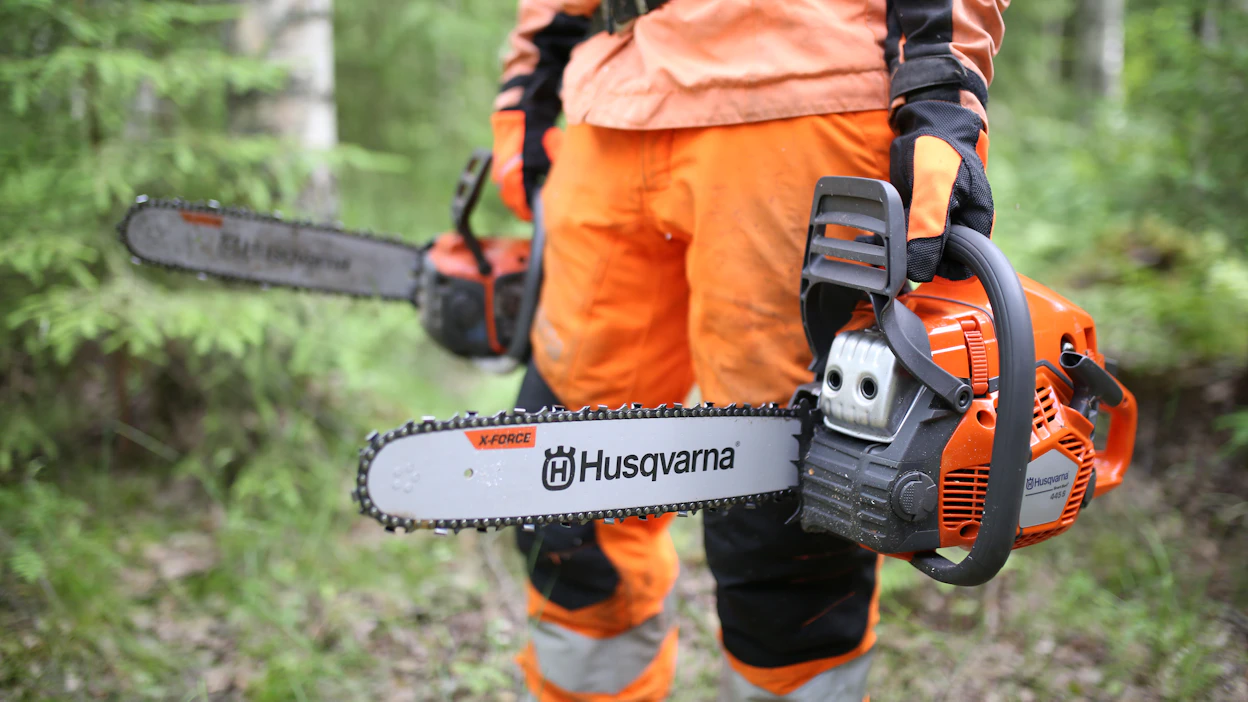 Husqvarna valmistaa muun muassa moottorisahoja, raivaussahoja ja ruohonleikkureita.