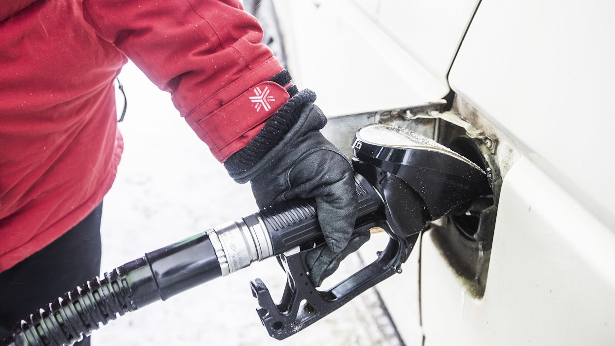 Lähi-idän kriisi on nostanut bensan hintaa kaikkialla Euroopassa.