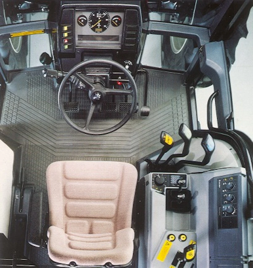 93Valmet8100ohjaamo