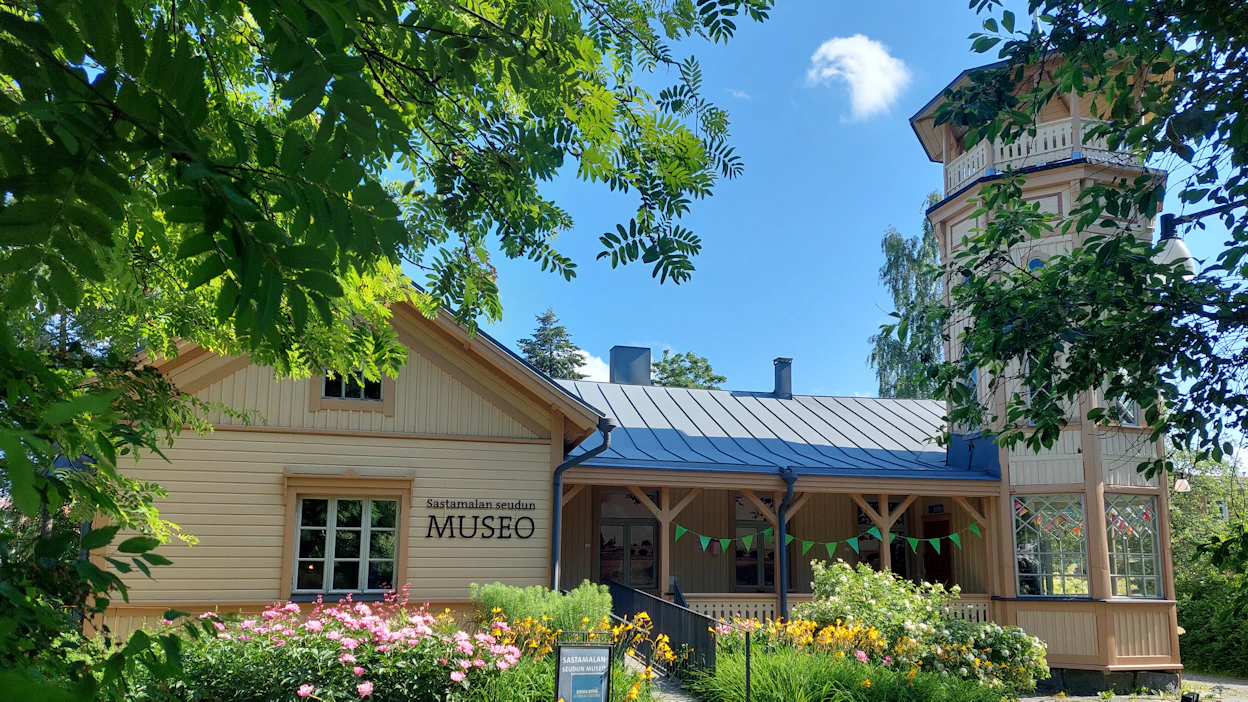Sastamalan Kirjakorttelin museoihin on vapaa pääsy Runon ja suven päivänä.