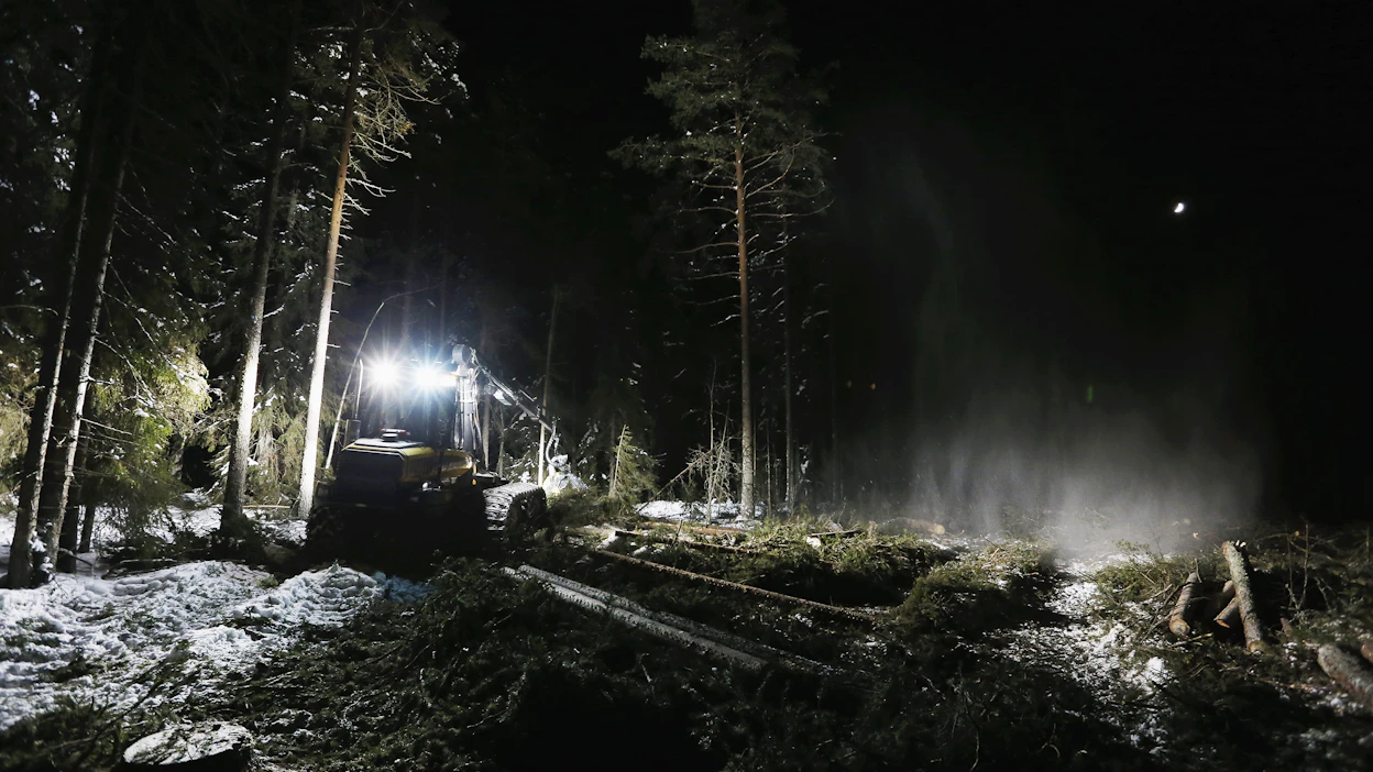 Led-valot ovat syrjäyttäneet hehkulankapolttimot lähes täysin. Aikaisempiin valoihin verrattuna puolijohdetekniikkaan led-valaisimien ominaisuudet vaihtelevat enemmän eikä vertailu eri valaisimien välillä ole helppoa.