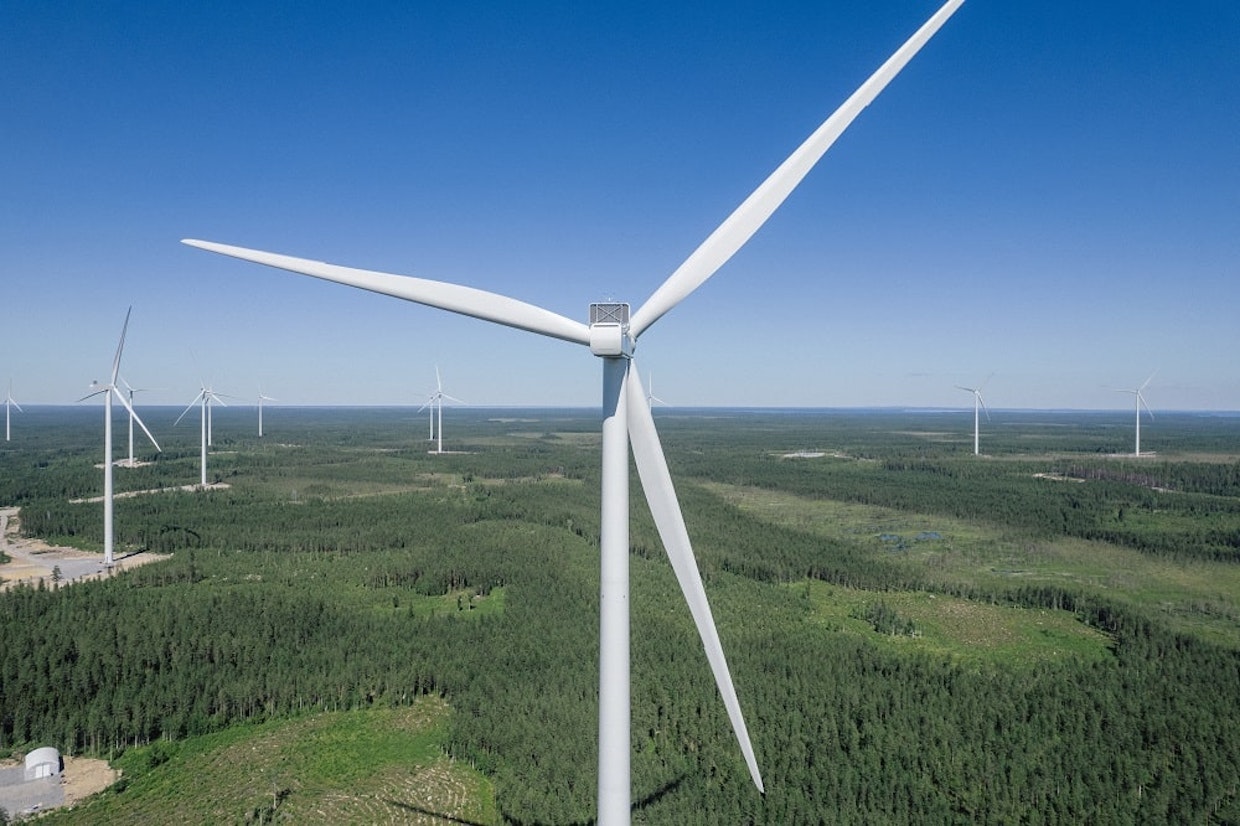 Tuulivoimaa voidaan saada käyttöön nopeastikin, muutamassa vuodessa suunnittelun aloittamisesta. Eri puolilla Suomea on runsaasti soveltuvia alueita. 