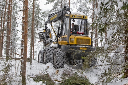 Testeillä voitiin motivaation lisäksi selvittää, onko hakijalla ammatissa tarvittavat riittävät päättely-, havainto- ja hienomotoriset kyvyt. Kuvituskuva.