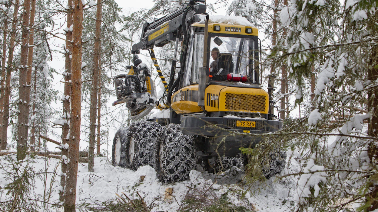 Testeillä voitiin motivaation lisäksi selvittää, onko hakijalla ammatissa tarvittavat riittävät päättely-, havainto- ja hienomotoriset kyvyt. Kuvituskuva.