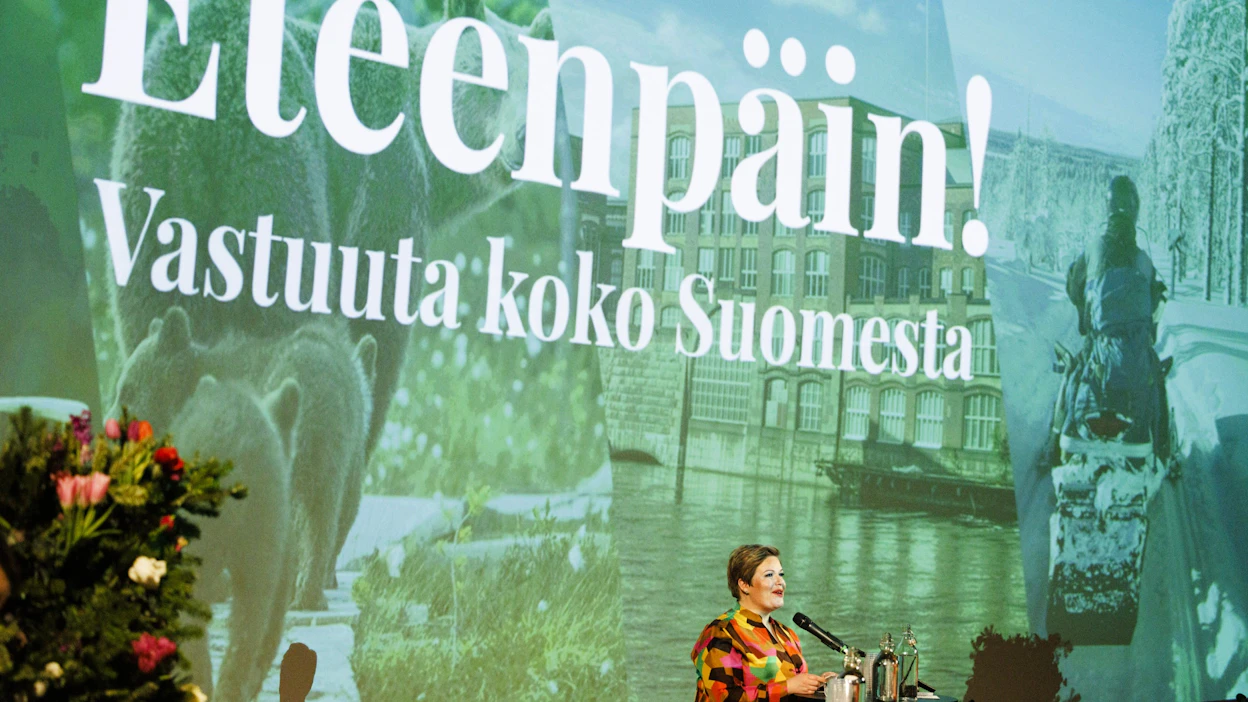 Keskustan kannatus laski sunnuntain vaaleissa 2,5 prosenttiyksikköä, ja se menetti kahdeksan kansanedustajaa. Uudessa eduskunnassa istuu 23 keskustalaista. LEHTIKUVA / SEPPO SAMULI.