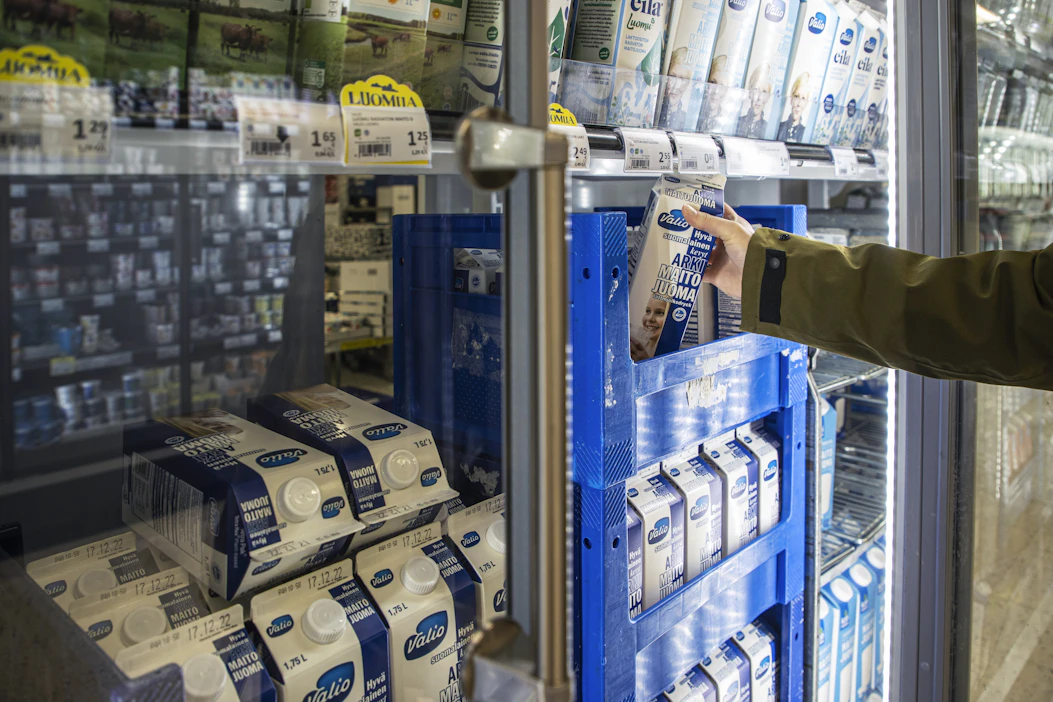 Euroopassa maidon hintaa laskee tuotannon kasvu. Samaan aikaan kysyntä on heikentynyt.