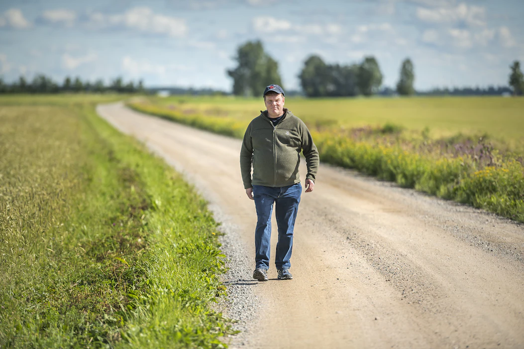 Jarmo Korhosen mukaan Suomessa olisi viipymättä tehtävä miljardiluokan panostuksia puolustuskyvyn ja ruokaturvan vahvistamiseksi.