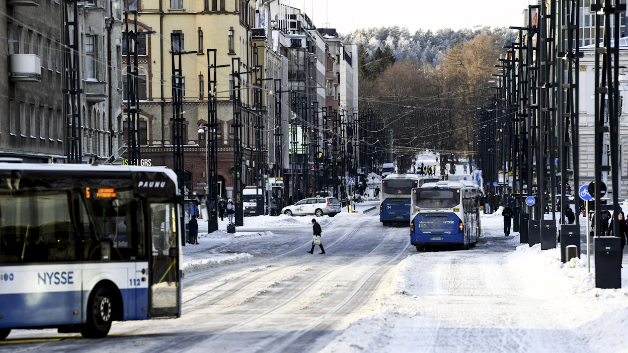 Linja-autoliikenteenlakon on ennakoitu vaikuttavan erityisesti kaupunkien paikallisliikenteeseen. LEHTIKUVA / Emmi Korhonen.