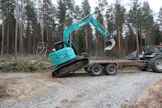 Toistaiseksi jälkiasenteisiin metsäalustoihin asennetaan alkuperäiset ajomoottorit, mutta  jatkossa saataville tulee myös järeämmät versiot. Asiakaskokemusten mukaan potku kuitenkin riittää myös vakiona. 