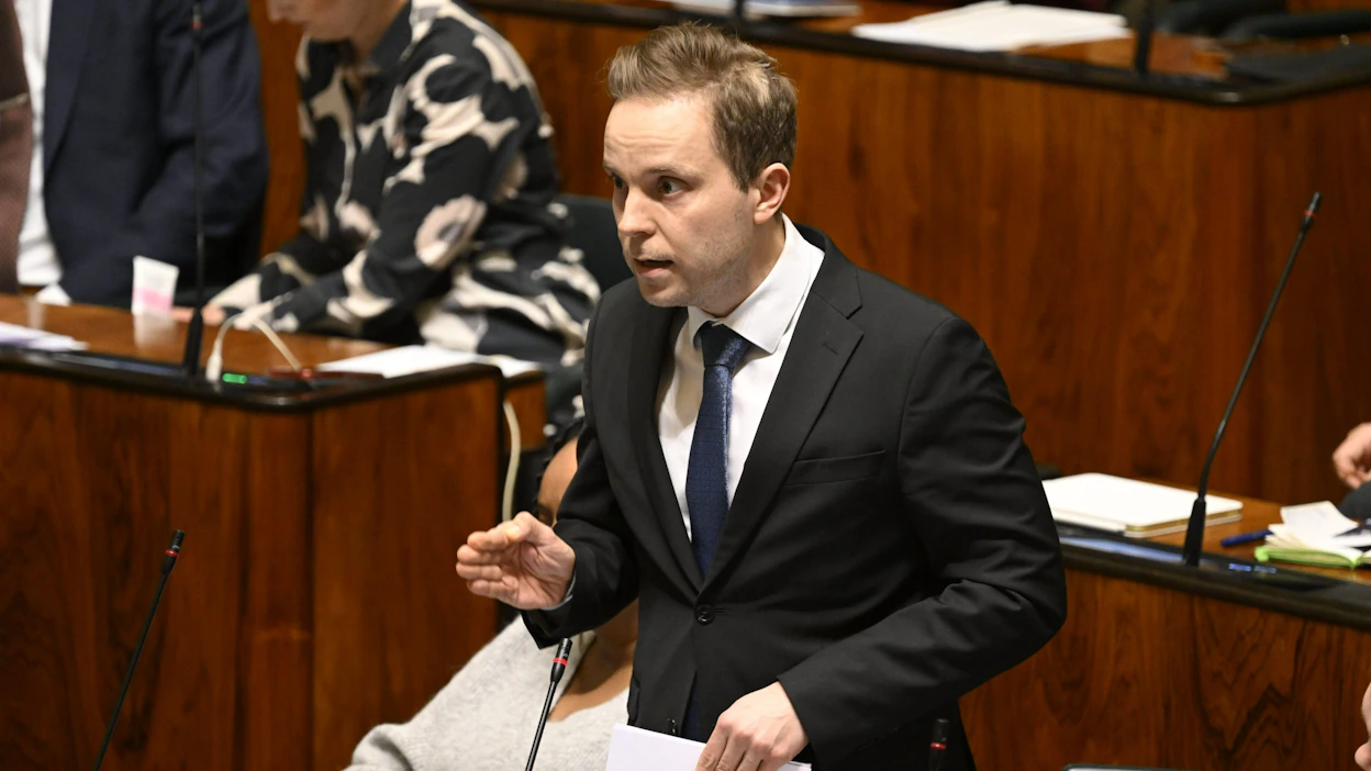Keskustan varapuheenjohtaja, kansanedustaja Petri Honkonen asettuu ehdolle eurovaaleihin.