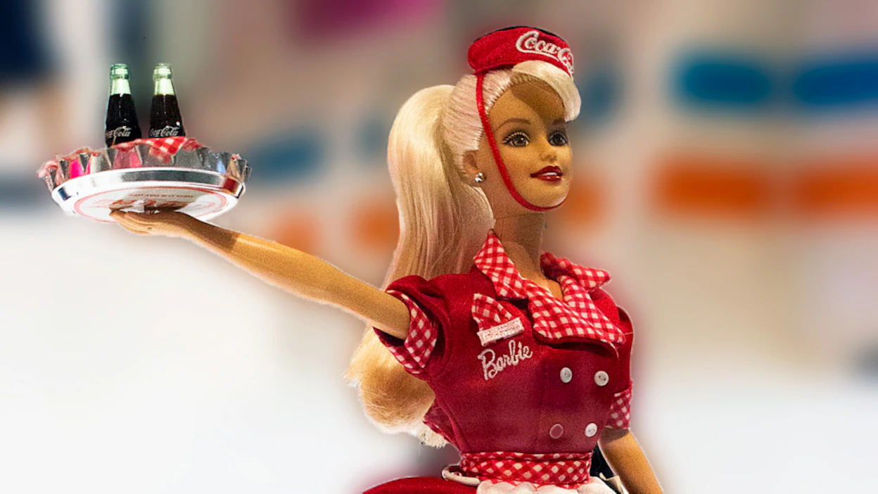 Viime viikolla luin iltapäivälehdestä jutun suomalaisesta naisesta, joka on koukussa colaan. Hän oli ihastunut niin kovasti cola-juomiin, että sitä oli saatava aamuin, illoin, päivällä, ruuan kanssa, ihan koska vaan.