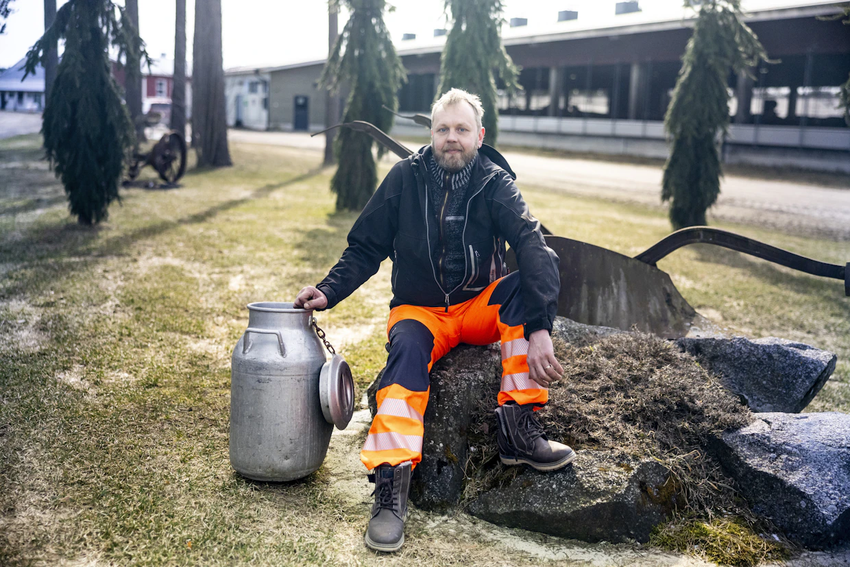 Juha Rinkinen katsoo, että maitotilan pyörittämisessä tärkeintä on tarkkuus ja säntillisyys. ”Oikomista tämä homma ei kestä.”