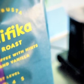 Kahvin kohonnut hinta Suomessa sai kirjoittajan innostumaan loma- ja hankintamatkan yhdistämisestä Ruotsiin.
