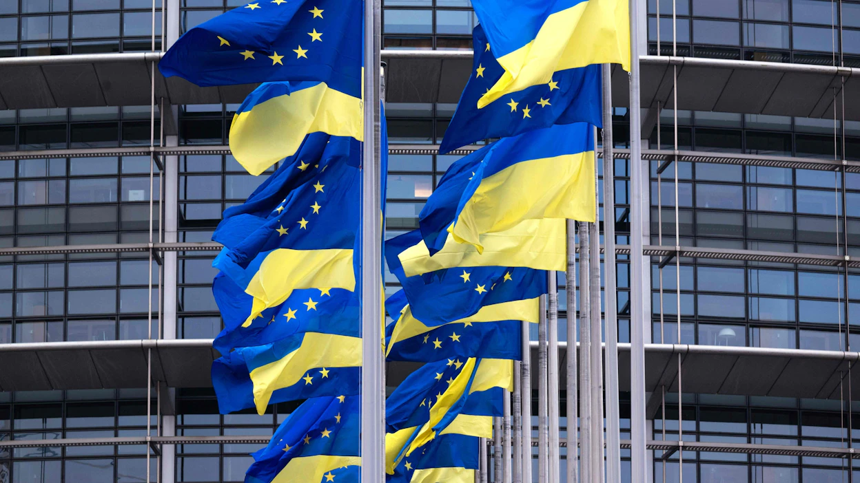 EU:n pakotteet kohdistuvat henkilöihin ja yhteisöihin, jotka tukevat sotaa, levittävät propagandaa tai toimittavat Venäjälle sen sodassa käyttämiä lennokkeja. LEHTIKUVA/AFP.