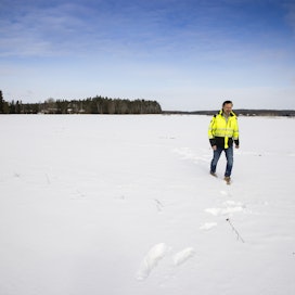 Plantanovan toimitusjohtaja Juha Uusitalo on viljelijä ja kokeilee yrityksen edustamia lajikkeita pelloillaan Loimaalla.