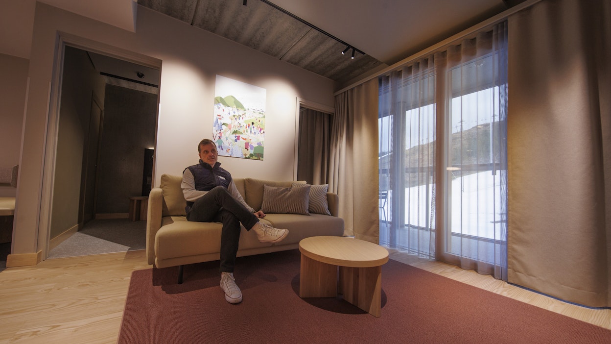 Uusi huoneistohotelli vetää kerralla 500 yöpyjää, hotellinjohtaja Lassi Lehosmaa kertoo.