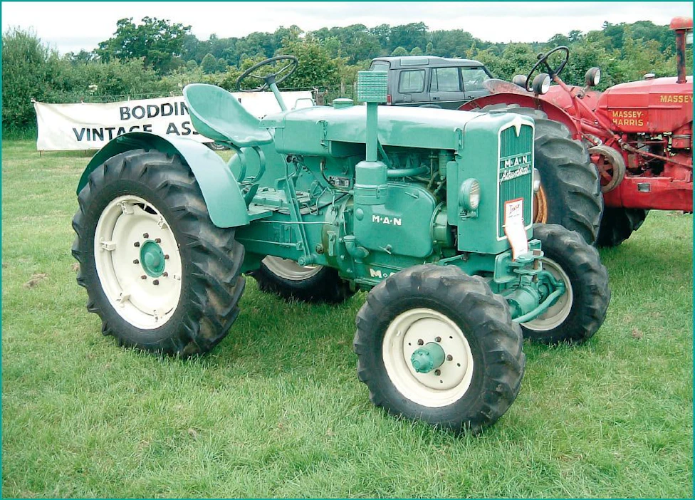 M.A.N AS 330 A -traktoria valmistettiin vuosina 1950-54, ”Ackerdiesel” Maschinenfabrik Augsburg-Nürnberg AG Nürnberg, Länsi-Saksa