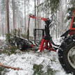 Puutavarakuormain on erinomainen apuväline moneen eri työhön metsässä.