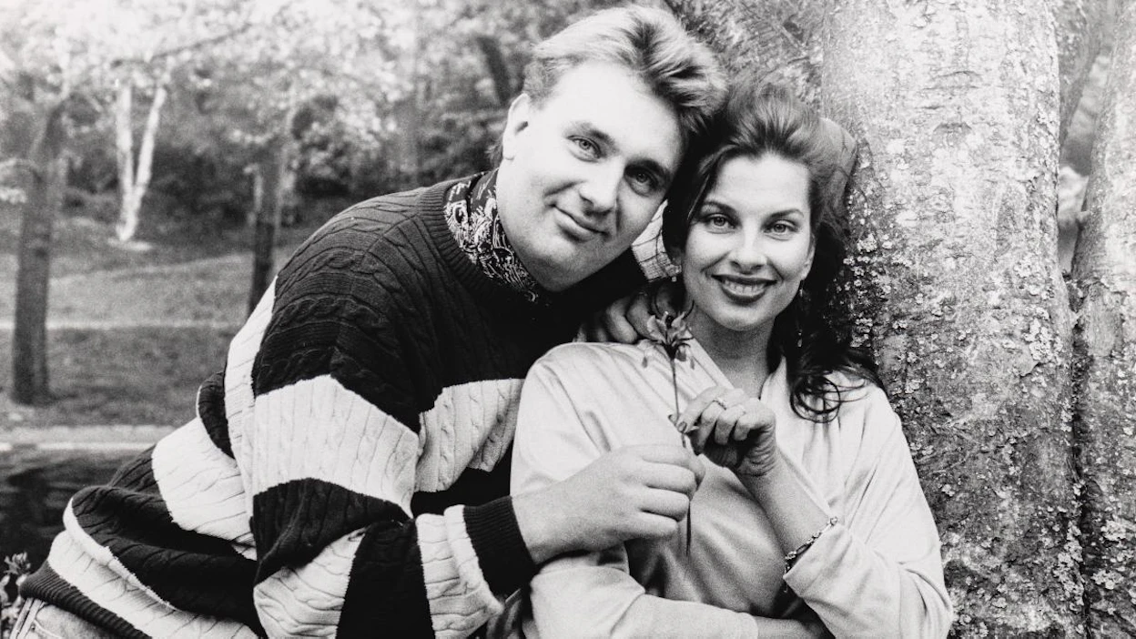 Pekko Aikamiespojan luoja ja näyttelijä Timo Koivusalo ja vastanäyttelijä Satu Silvo Pekko-elokuvan kuvauksissa Kuhmoisissa kesällä 1993.