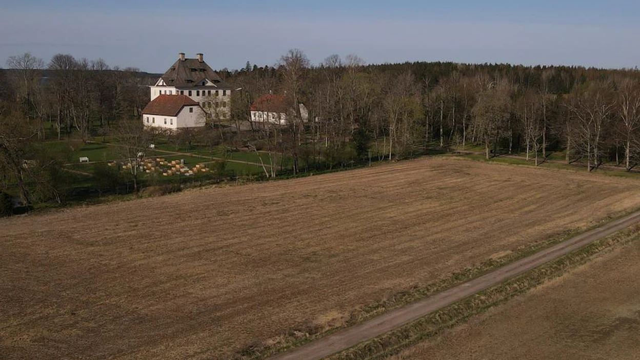 Louhisaaren kartano on yksi Suomen merkittävistä kulttuurikohteista, jolla Flemingit ja Mannerheimit ovat asuneet.