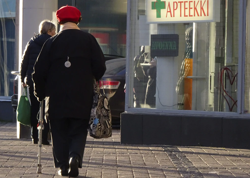 Eläkeläisliittojen etujärjestö EETU ry kertoo olevansa huolissaan eläkeläisten toimeentulon leikkauksista. Kuvituskuva. LEHTIKUVA / Teemu Salonen.